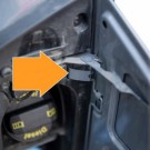 Fjærklips til tanklokk VW Transporter Caravelle Multivan T5/T6 Orginal  thumbnail